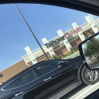 Tanger Outlets Fort Worth - Outlet Stores Near Me - Fort Worth, Texas