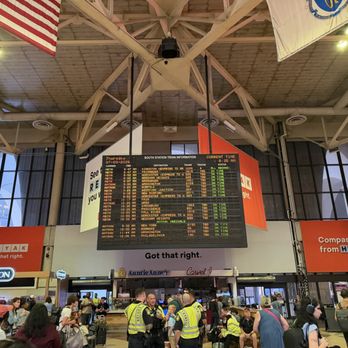 South Station - Train info - Train Stations Near Me - Boston, Massachusetts