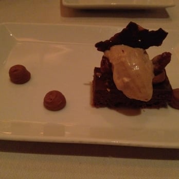 Michael Mina - Chocolate brownie, cocoa nib ice cream, spiced pecans - New American Near Me - Las Vegas, Nevada