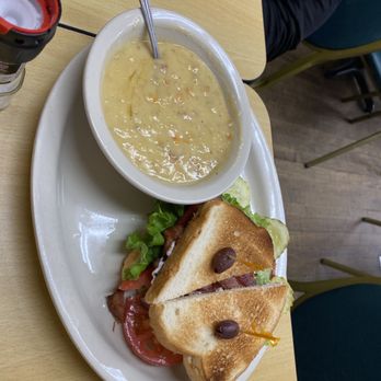 Lynn's Table - Bacon/lettuce/tomato sandwich. Soup was superb. Soup Du Jour - American Near Me - Spring, Texas Lynn's Table - Bacon/lettuce/tomato sandwich. Soup was superb. Soup Du Jour - American Near Me - Spring, Texas