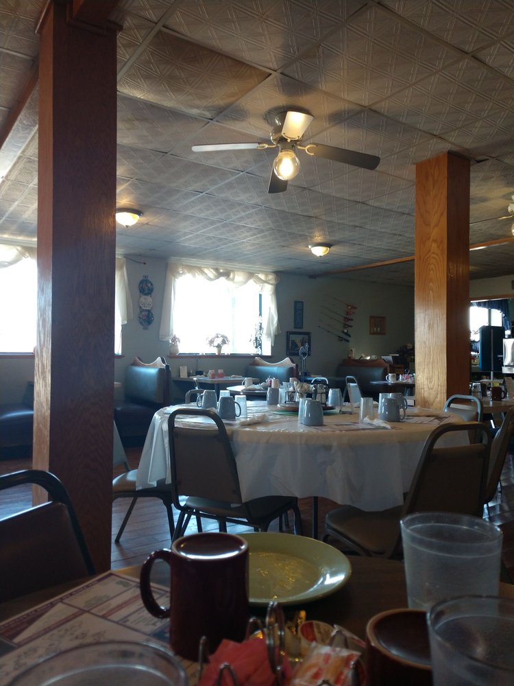 THE DOGWOOD INN Updated November 2024 2452 N Il Route 26, Polo