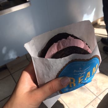 CREAM - Double chocolate chip cookies and very berry strawberry - Desserts Near Me - Berkeley, California CREAM - Double chocolate chip cookies and very berry strawberry - Desserts Near Me - Berkeley, California