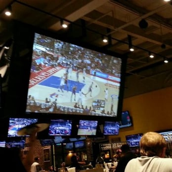 Buffalo Wild Wings - American Near Me - Salinas, California