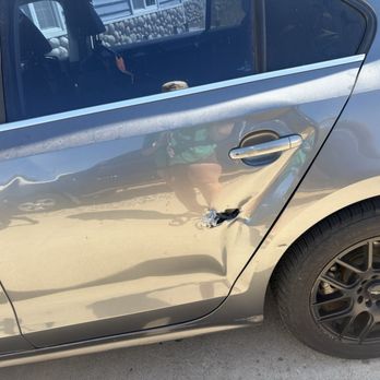 Tony Gomez Tree Service - Damaged car - Tree Services Near Me - El Cajon, California Tony Gomez Tree Service - Damaged car - Tree Services Near Me - El Cajon, California