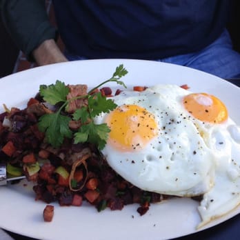 Bear - Fabulous first meal in Ireland - Sunday brunch on the patio. Hash, minute steak, Bloody Mary & prosecco - perfect! - Steakhouses Near Me - Dublin, D