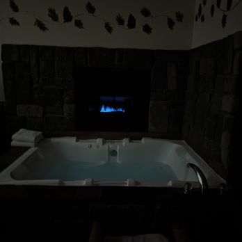 Fireside Lodge - Hotels Near Me - Big Bear Lake, California Fireside Lodge - Hotels Near Me - Big Bear Lake, California