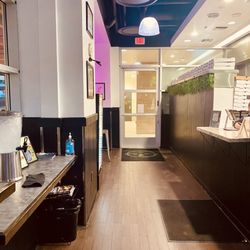 Earthly Plant Based Eatery - Interior