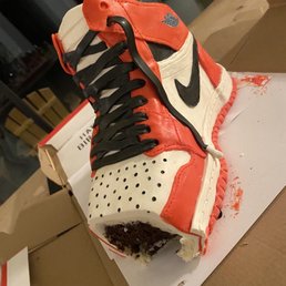 Chocolate cake inside!