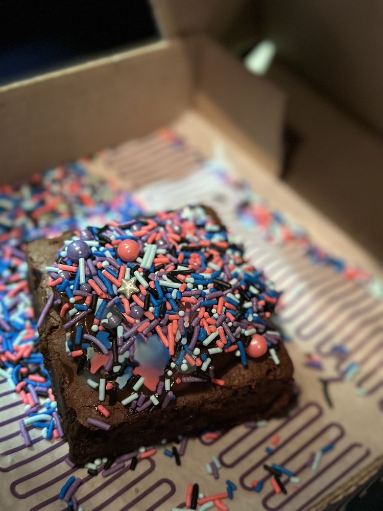 INSOMNIA COOKIES Updated October 2024 16 Photos & 26 Reviews 430