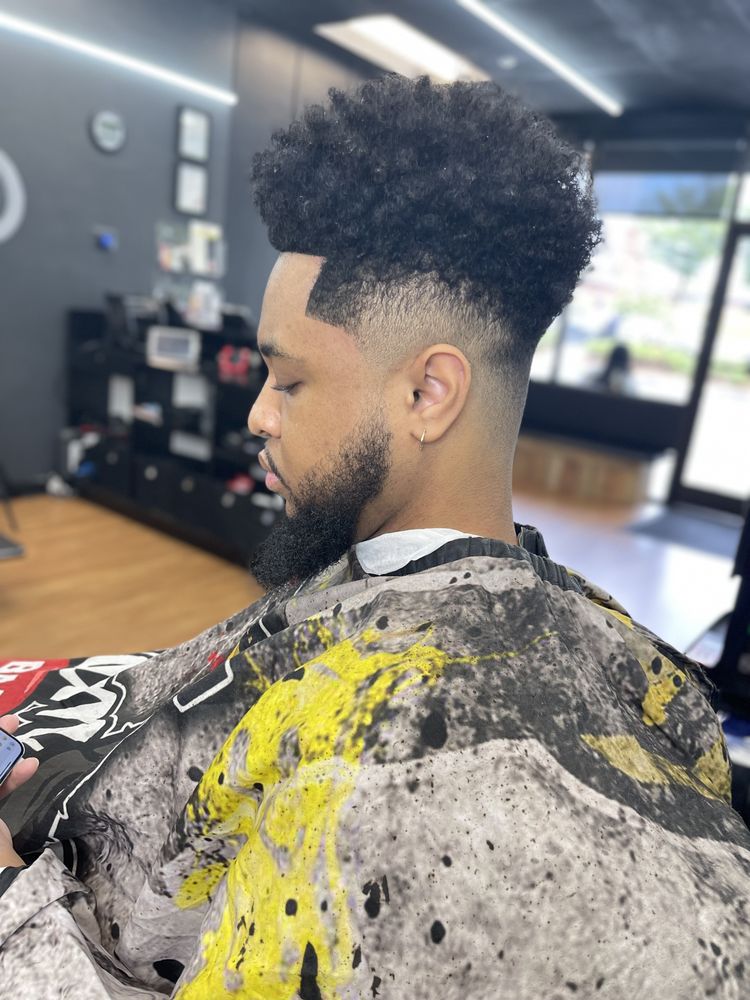 Larry The Barber Logo