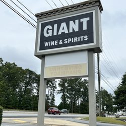 Giant Wine and Spirits