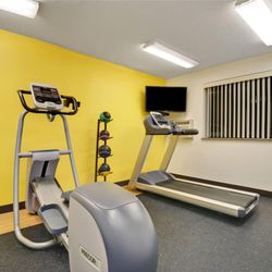 Days Inn by Wyndham Torrington - Fitness Center