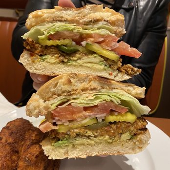 Fred 62 - Cali Love Burger - Diners Near Me - Los Angeles, California