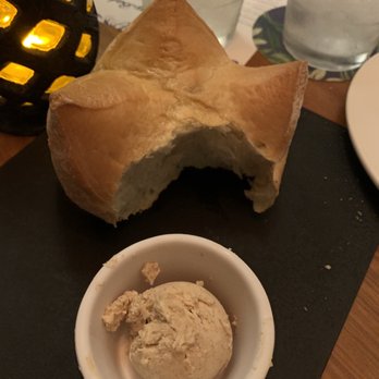 Tommy Bahama Restaurant - Bread with cinnamon butter - Cocktail Bars Near Me - Jupiter, Florida Tommy Bahama Restaurant - Bread with cinnamon butter - Cocktail Bars Near Me - Jupiter, Florida