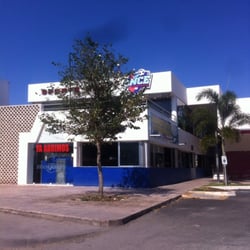 Once Sports Bar - La fachada (es lo de arriba)