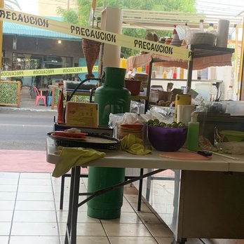 Taqueria El Sabroso - The set up - Tacos Near Me - La Paz, BCS Taqueria El Sabroso - The set up - Tacos Near Me - La Paz, BCS
