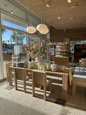 Crate & Barrel by null
