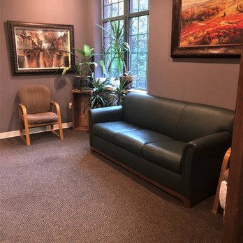 Advanced Professional Healthcare Education - Our cozy waiting area - CPR Classes Near Me - Delafield, Wisconsin Advanced Professional Healthcare Education - Our cozy waiting area - CPR Classes Near Me - Delafield, Wisconsin