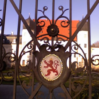 Schlosswirtschaft Maxlrain - German Near Me - Maxlrain, BY