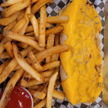The Olde Philadelphia Inn - Chicken cheesesteak - American Near Me - Rosedale, Maryland The Olde Philadelphia Inn - Chicken cheesesteak - American Near Me - Rosedale, Maryland