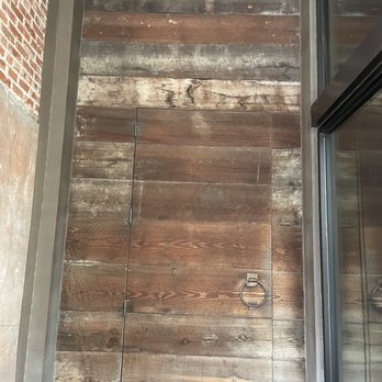 Alleia - This is the front entrance to Alleia. There is NO signage for the entrance or the restaurant period. Dumb. - Italian Near Me - Chattanooga, Tennessee