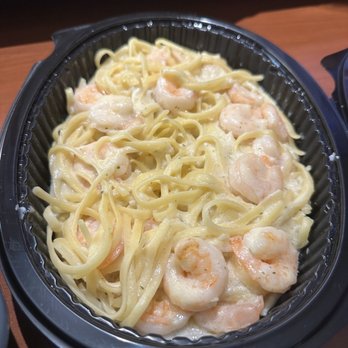 Red Lobster - Shrimp Linguini Alfredo. Where is the sauce? - Seafood Near Me - Atlanta, Georgia Red Lobster - Shrimp Linguini Alfredo. Where is the sauce? - Seafood Near Me - Atlanta, Georgia