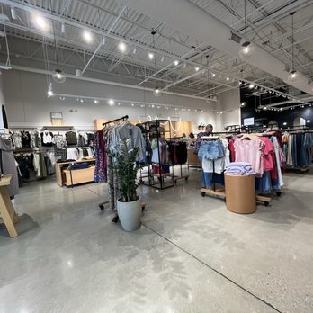 Evereve - Women's Clothing Near Me - Rochester Hills, Michigan Evereve - Women's Clothing Near Me - Rochester Hills, Michigan