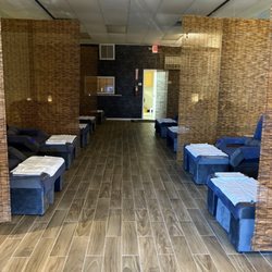 Spring Foot Lounge