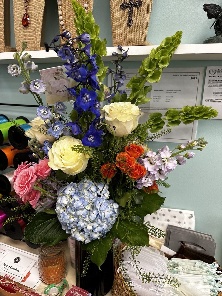 KATIE’S HOUSE OF FLOWERS Updated September 2024 25 Photos & 15