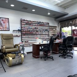 Midtown Nails and Spa - View of workspace
