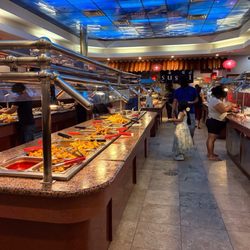 King Super Buffet - Buffet lines