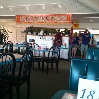 Peking Chinese Restaurant - The dining area is dated but overall kept in good and clean order. - Chinese Near Me - Nacogdoches, Texas Peking Chinese Restaurant - The dining area is dated but overall kept in good and clean order. - Chinese Near Me - Nacogdoches, Texas