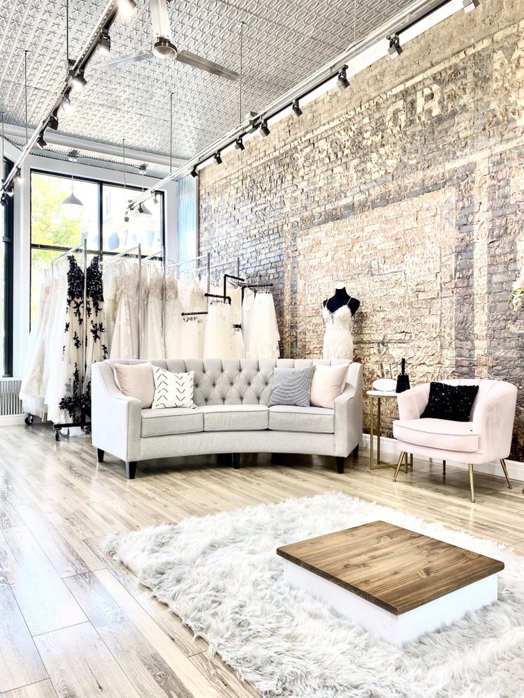 Hitched Bridal and Formal Wear Logo