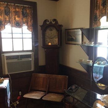 Old Chickahominy House - Southern Near Me - Williamsburg, Virginia