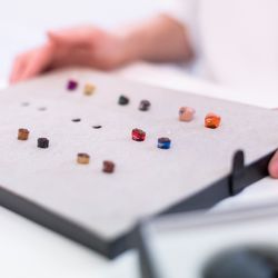 SCHÜTT Optik · Hörakustik - Die kleinsten Hörgeräte der Welt bei SCHÜTT Optik · Hörakustik in Ludwigsburg