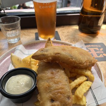 The Endeavour Tap Rooms - Fish and chips were light and tasty - Breweries Near Me - Sydney, NSW