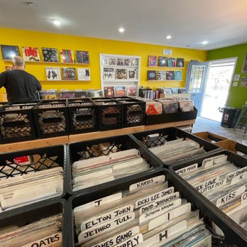 Love Wheel Records - H-J rock selection - Vinyl Records Near Me - Austin, Texas Love Wheel Records - H-J rock selection - Vinyl Records Near Me - Austin, Texas