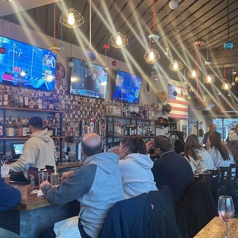 Harlee’s Tap and Grille - Bar view - American Near Me - New Providence, New Jersey Harlee’s Tap and Grille - Bar view - American Near Me - New Providence, New Jersey