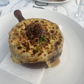 Duc de Lorraine - Onion soup - French Near Me - Montreal, Quebec Duc de Lorraine - Onion soup - French Near Me - Montreal, Quebec