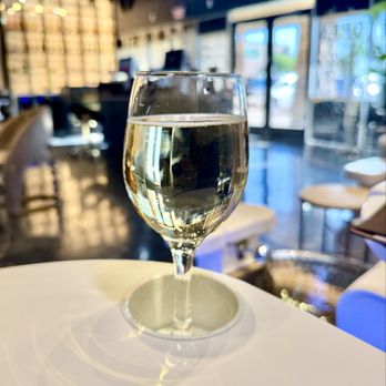 Zara Nail Bar - Complimentary champagne and mocktails - Nail Salons Near Me - Tempe, Arizona