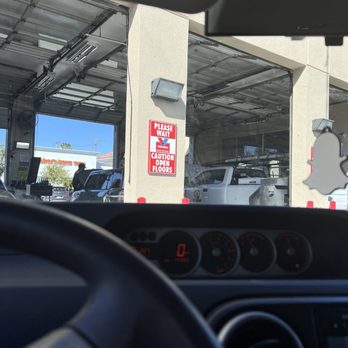 Valvoline Instant Oil Change - Oil Change Stations Near Me - Riverside, California Valvoline Instant Oil Change - Oil Change Stations Near Me - Riverside, California