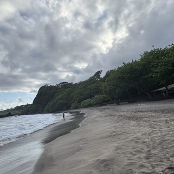 Hamoa Beach - Beaches Near Me - Hana, Hawaii
