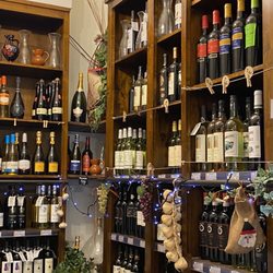 Knofi - Wall of wine.