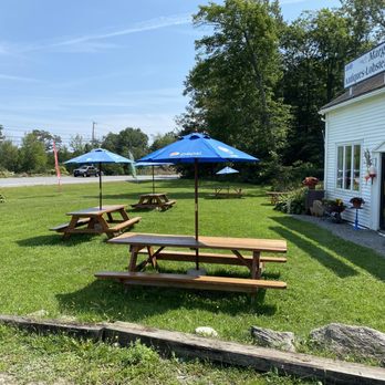 Margarets - Lots of outdoor seating available - Ice Cream & Frozen Yogurt Near Me - Northport, Maine Margarets - Lots of outdoor seating available - Ice Cream & Frozen Yogurt Near Me - Northport, Maine