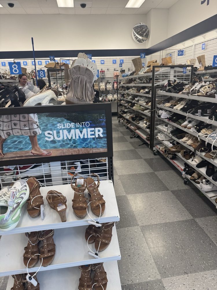 Ross Dress for Less Logo