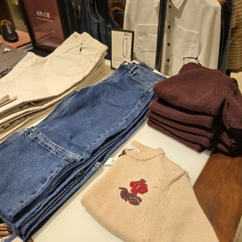 Banana Republic - Cute - Accessories Near Me - Burnaby, British Columbia Banana Republic - Cute - Accessories Near Me - Burnaby, British Columbia