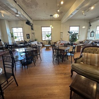 Perets Dessert & Coffee Bar - Loads of seating - Desserts Near Me - Oklahoma City, Oklahoma