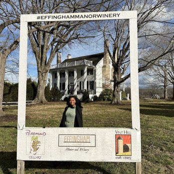 Effingham Manor & Winery - Photo op - Wineries Near Me - Nokesville, Virginia Effingham Manor & Winery - Photo op - Wineries Near Me - Nokesville, Virginia