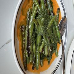 Foxglove - Blistered green beans with yummy schiracha sauces