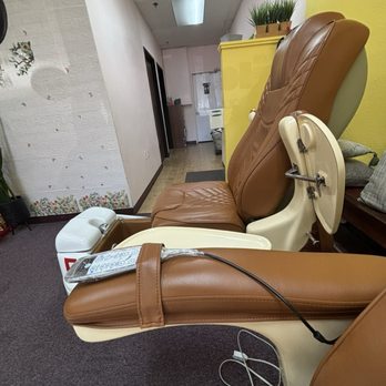 Amazin Nail Bar - Pedicure massage chair - Nail Salons Near Me - Los Gatos, California Amazin Nail Bar - Pedicure massage chair - Nail Salons Near Me - Los Gatos, California